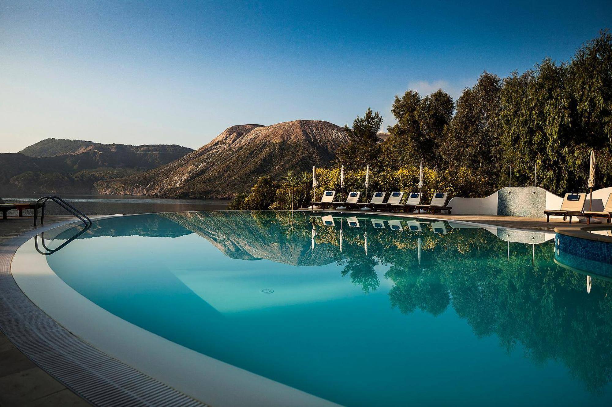 Vulcano Blu Residence リーパリ エクステリア 写真
