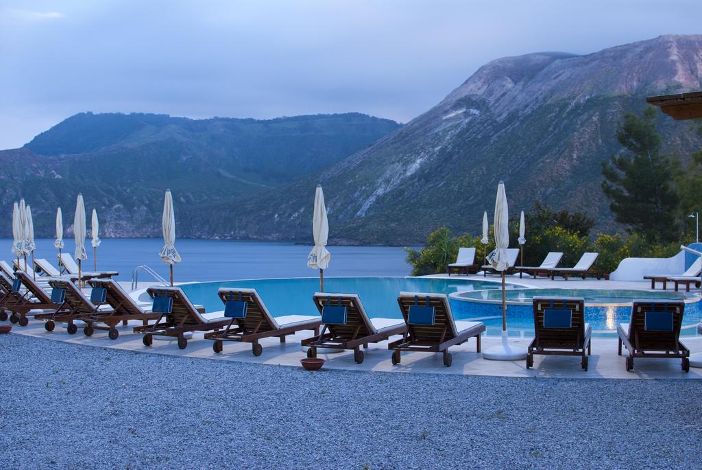 Vulcano Blu Residence リーパリ エクステリア 写真