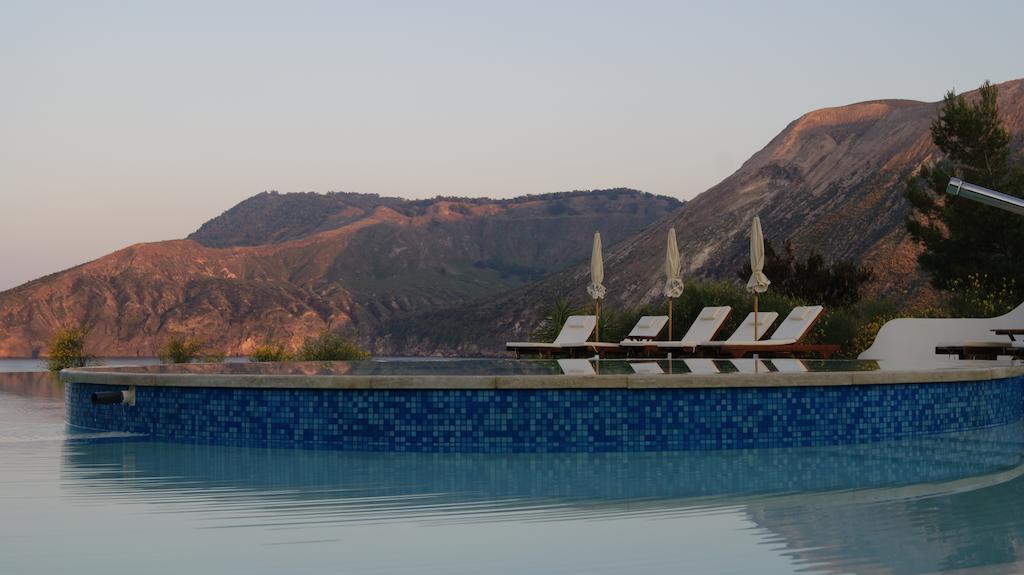 Vulcano Blu Residence リーパリ エクステリア 写真